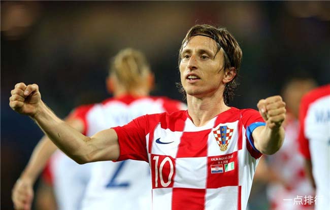 每体：巴萨内部对亚马尔每次客场都成为“头号公敌”感到担忧（每体：巴萨内部忧虑亚马尔每逢客场皆成众矢之的）