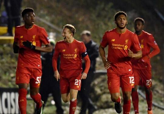 英超：阿森纳3-0完胜纽卡斯尔（英超战报：阿森纳3-0击退纽卡斯尔）