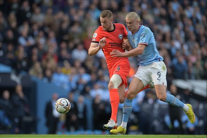 中超：武汉三镇2-0战胜上海申花（中超：武汉三镇2比0力克上海申花）