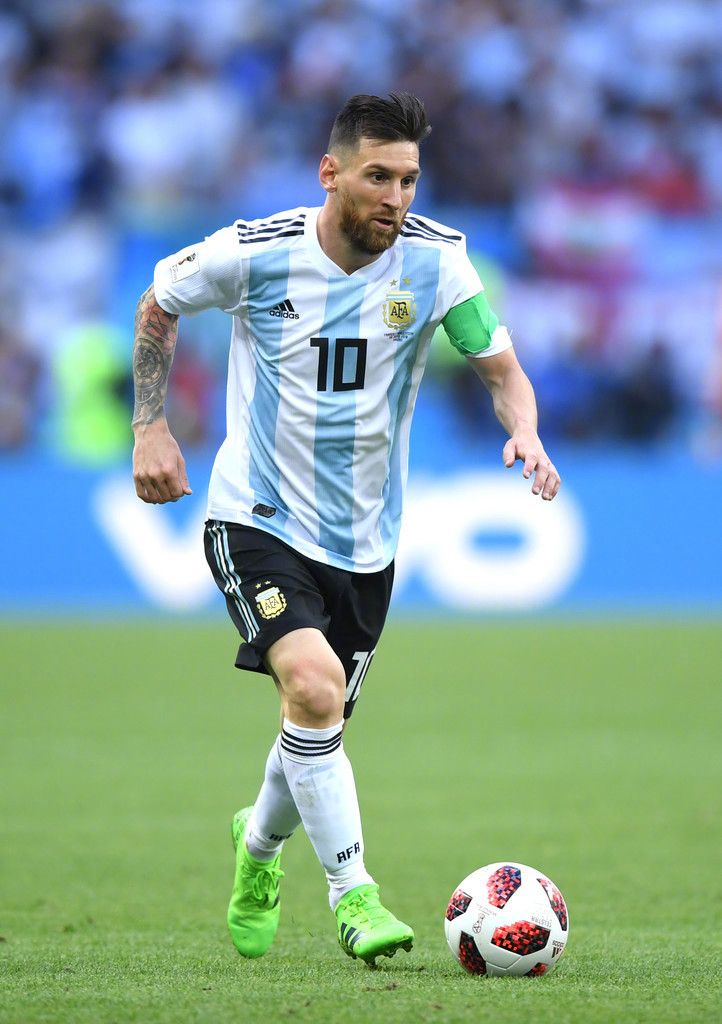 贝纳蒂亚：我和德布劳内谈过，但当时他已接近签约那不勒斯了（贝纳蒂亚：曾与德布劳内沟通，但他当时已基本确定加盟那不勒斯）