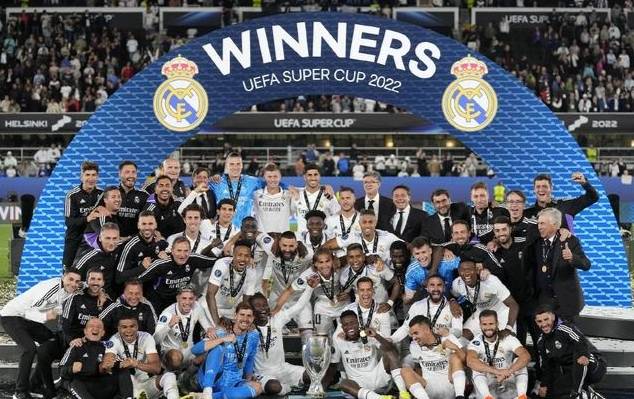 篮球NBA球队球员赛季表现分析（NBA赛季球队与球员表现解析）